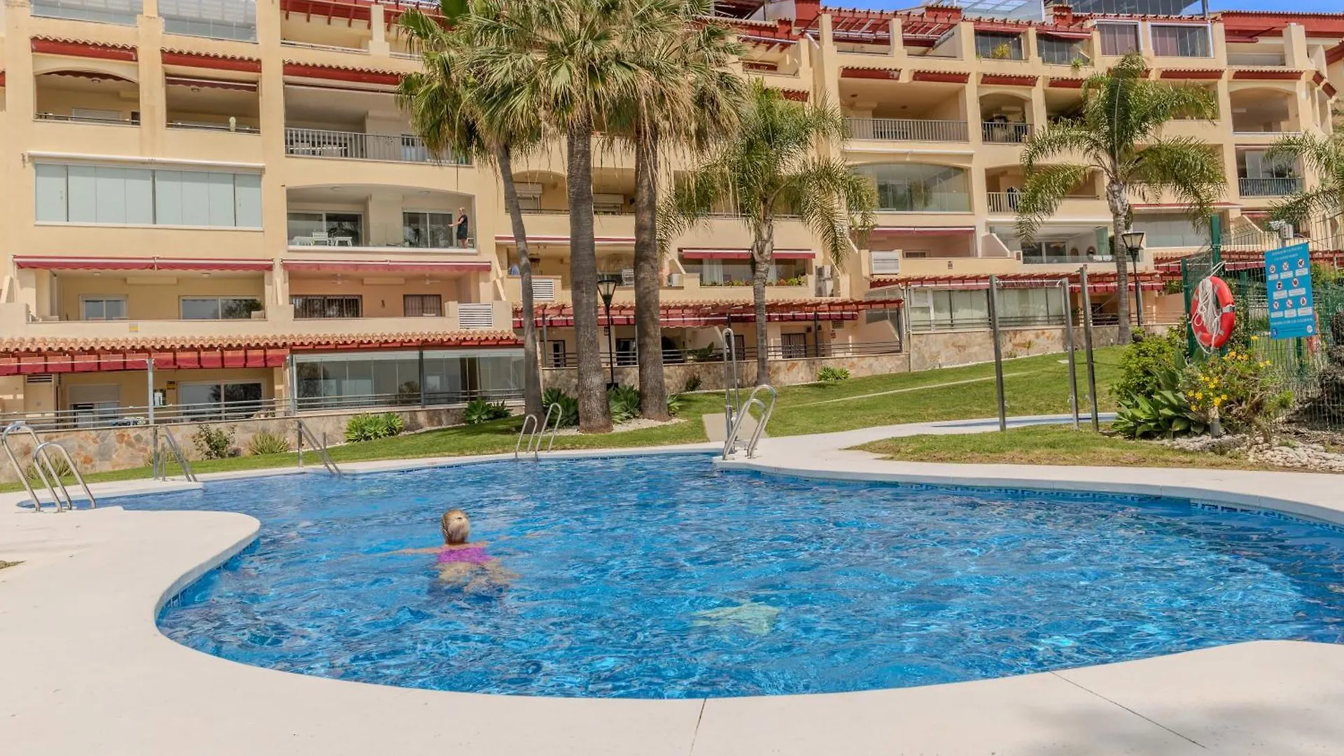 Torrequebrada Beachfront Apartment, Costa Del Sol 베날마데나코스타 스페인